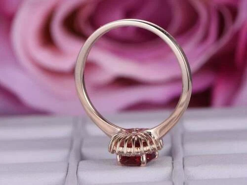 Anillo de compromiso con halo de zafiro rosa natural de 2,40 quilates enchapado en oro rosa 925 Foto 4 de 4