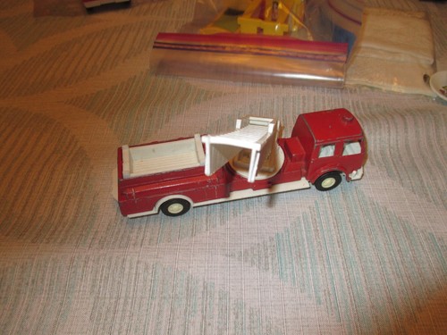 Feuerwehrauto 1970 rot mit Kunststoffdrehleiter - Bild 3 von 3