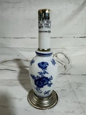 Blue And White Floral Porcelain Pattern Table Lamp 6” Tested Works