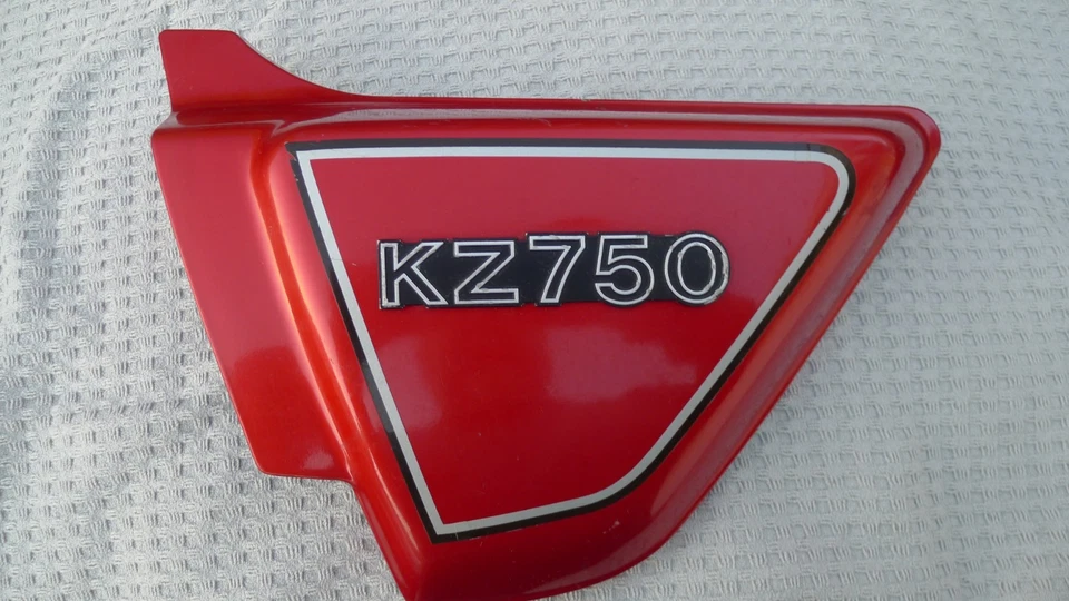 Kawasaki KZ750 KZ750E Side Covers - Image 2 of 4