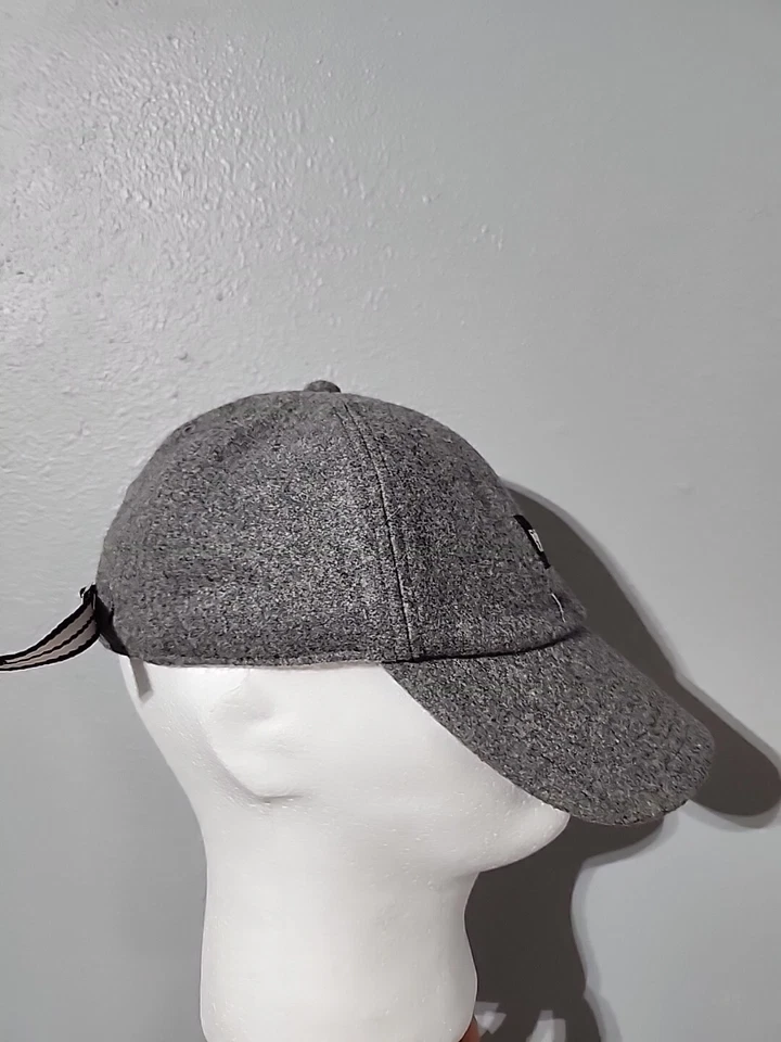 Sombrero con tirantes para mujer rosa Logo Victorias Secret gris mezcla de lana Foto 3 de 4