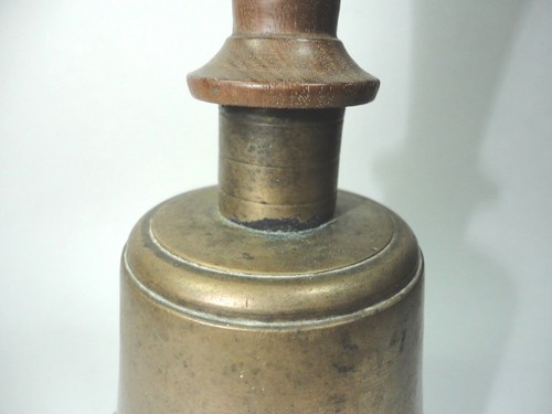 Campana Vintage Ottone Scuola Insegnante/Chiesa/Fattoria/Manico in Legno Campana 10x5,5 - Foto 6 di 12