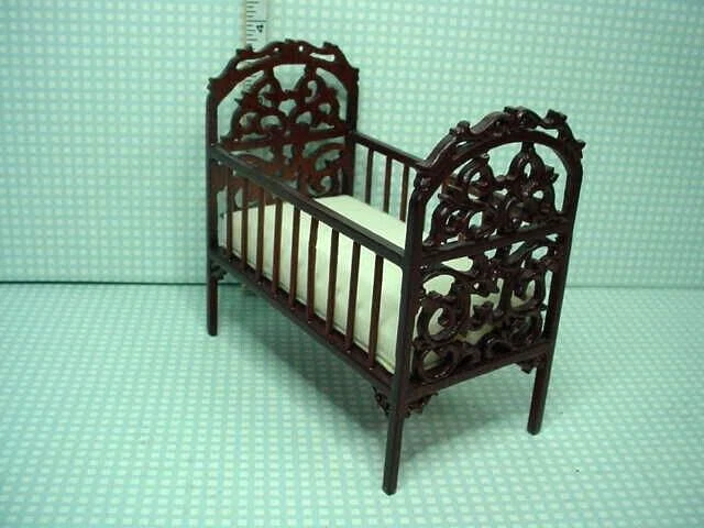 Cuna, cambiador Belter tallada en miniatura #2840,41,43 MH 1/12Sc Foto 4 de 4