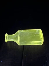 Vintage Manganese Uranium Berryman Kelly & Co Inc Medicine Bottle Versailles Ky