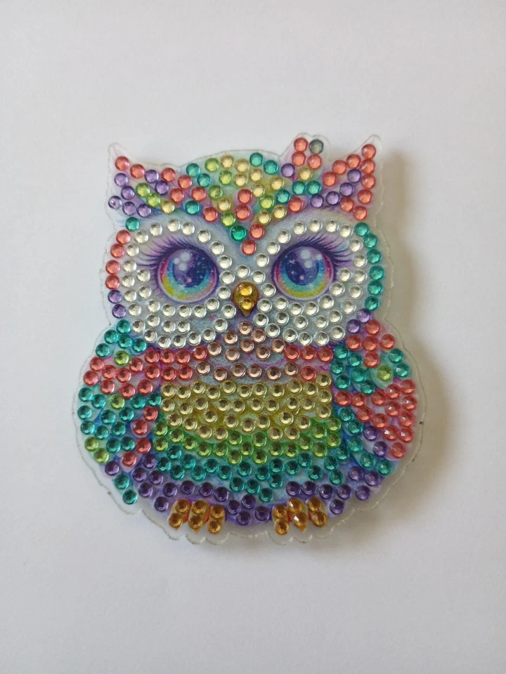 Imán de estrás de búho hecho a mano Foto 2 de 4