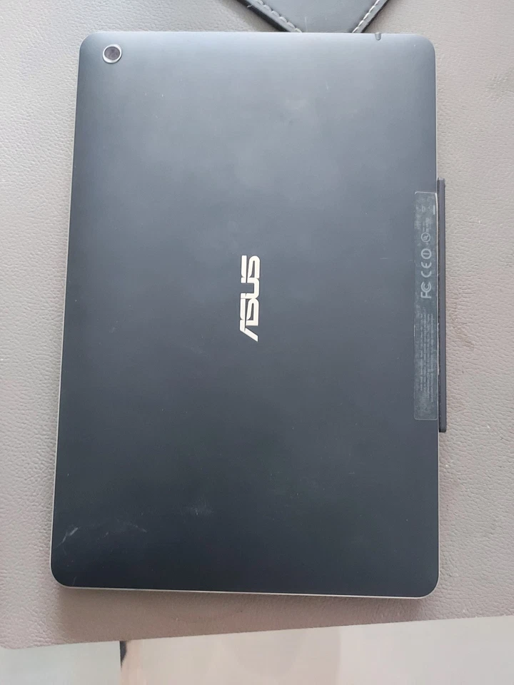 Asus T100chi Tablet mit Tastatur Bildschirm startet nicht. - Bild 4 von 4