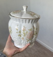 Large vintage Maryleigh Staffs. Ceramic lidded jar cookiescotton wool etc. 16cm