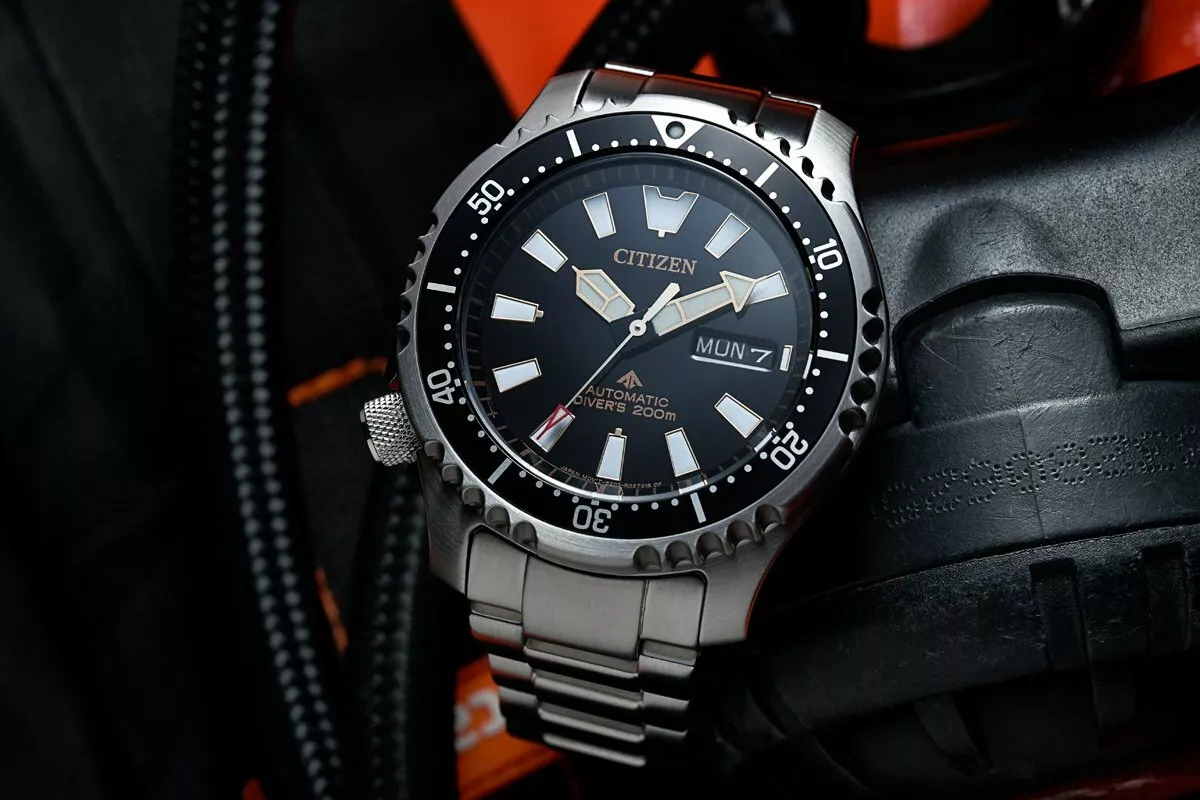 Citizen ny0090 top