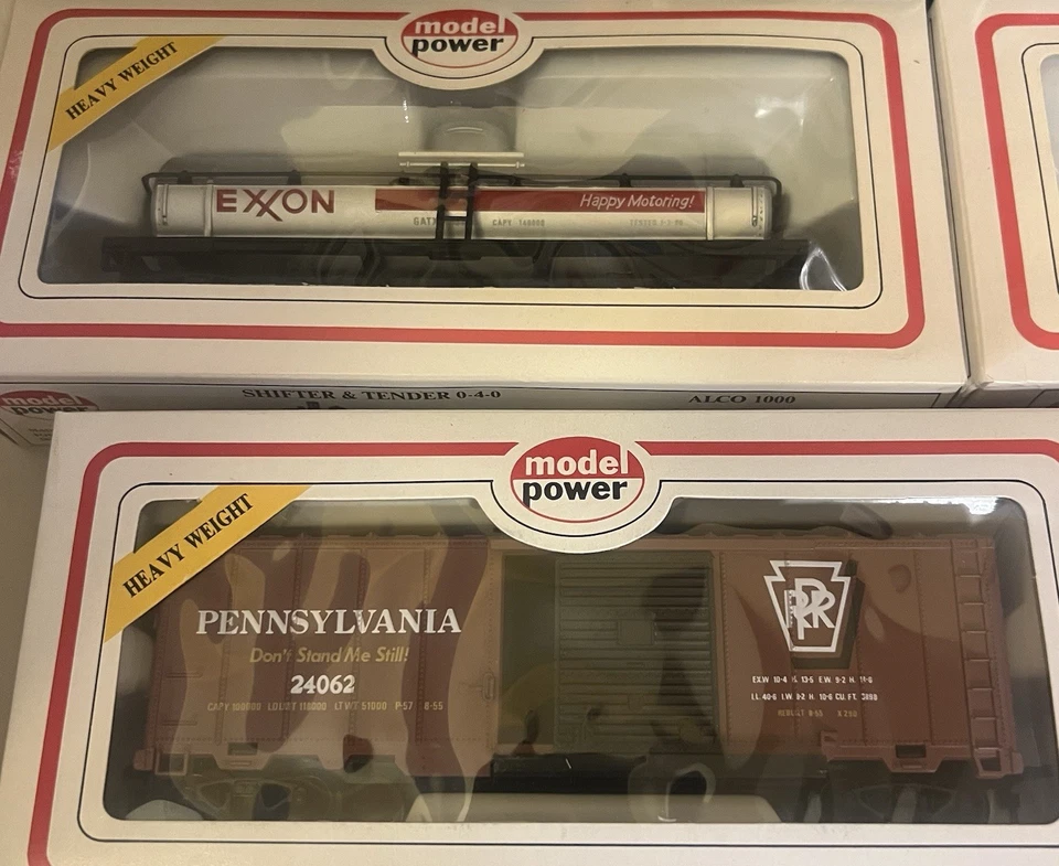 Model Power Lot of (11) Train METAL CHASSIS Locomotive-Box Cars-Tankers & Tracks - Image 3 of 4