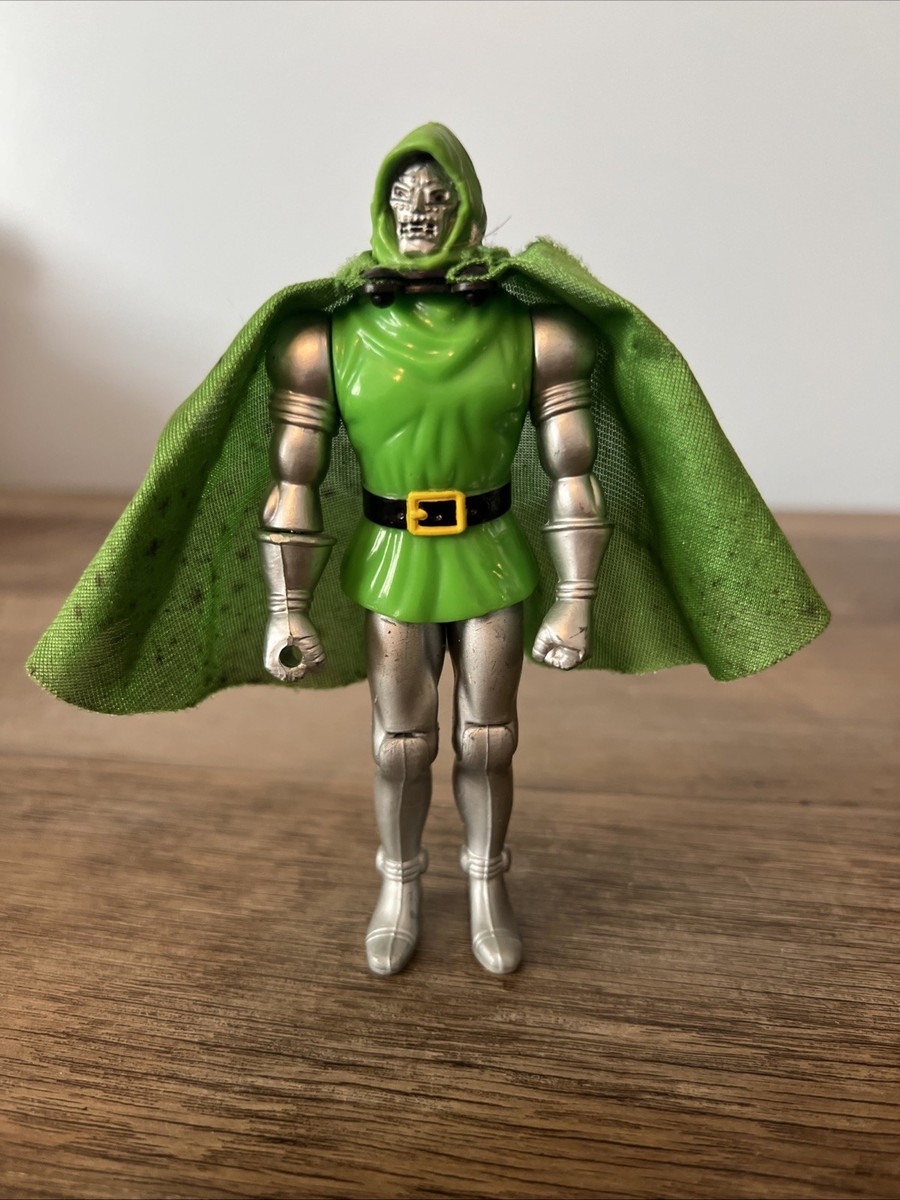 1993 ToyBiz Marvel Super Heroes - DR DOOM Action Figure