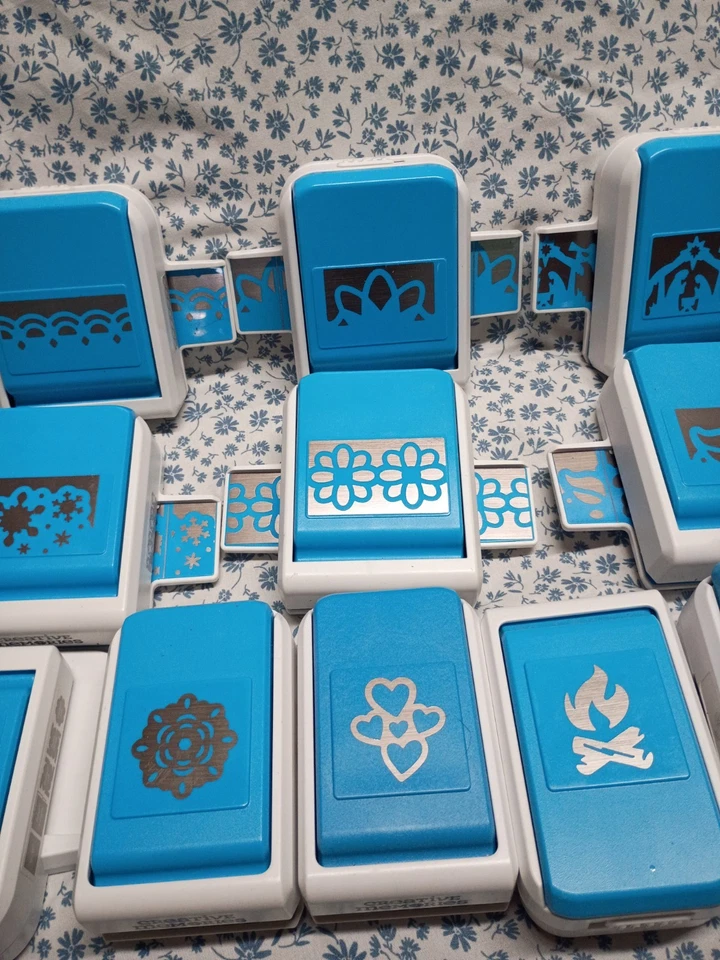 Lote de 26 Punzones de Papel Decorativos Recuerdos Creativos Álbum de Recortes Ver Fotos Foto 2 de 4