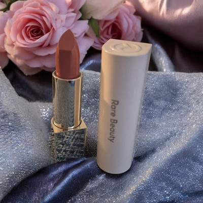 Rare Beauty Kind Words Matte Lipstick   Lively   New (Box Wear)