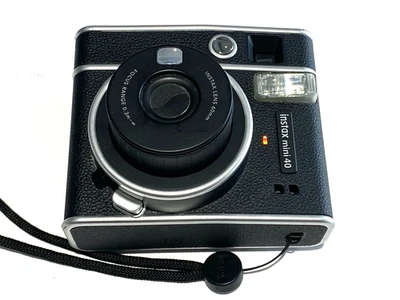FujiFilm INSTAX Mini 40 Instant Camera Black - Read All Details - M2976 - Image 1 of 4