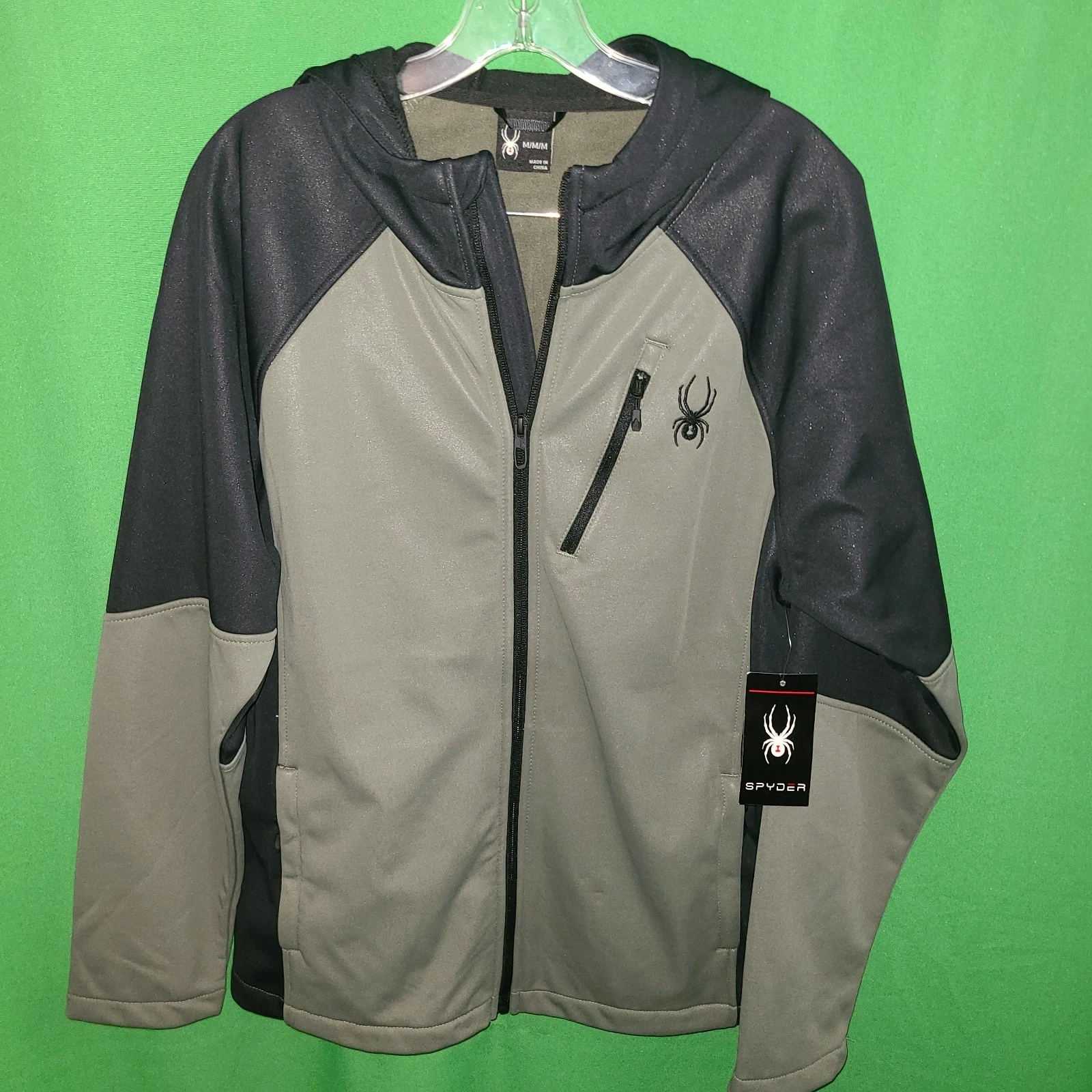 B162) NWT SPYDER medium men's soft shell zip up jacket hoodie pockets green blck