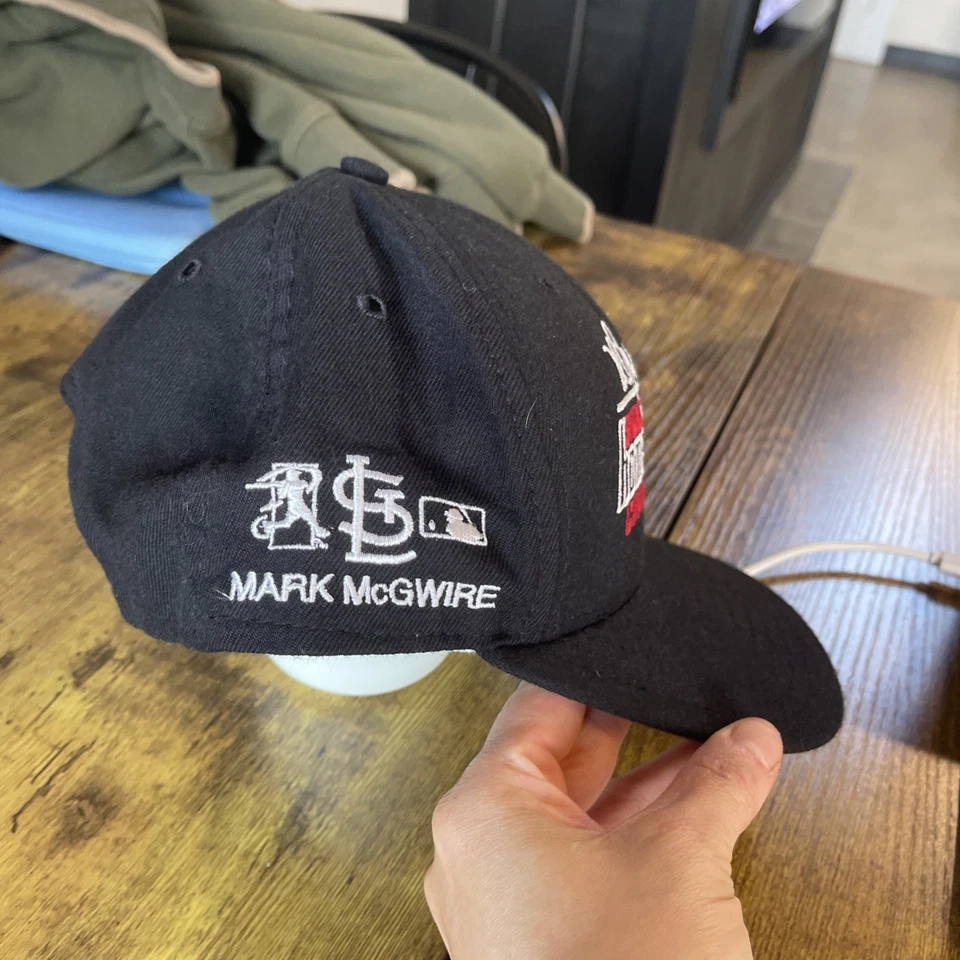 De colección Mark McGwire Temporada Única 70 Home Run Championship Sombrero Gorra Clubhouse Foto 2 de 4
