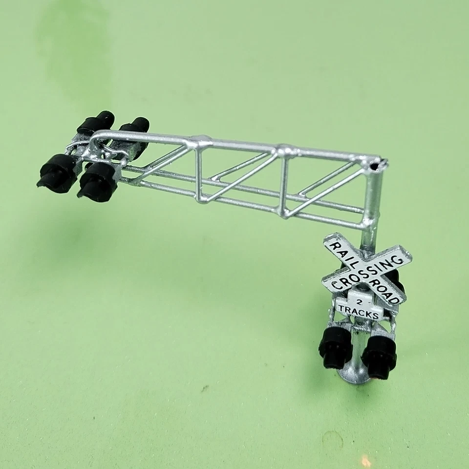 2 x N scale model railroad cantilever grade crossing signal handing light C160 - Image 2 of 4