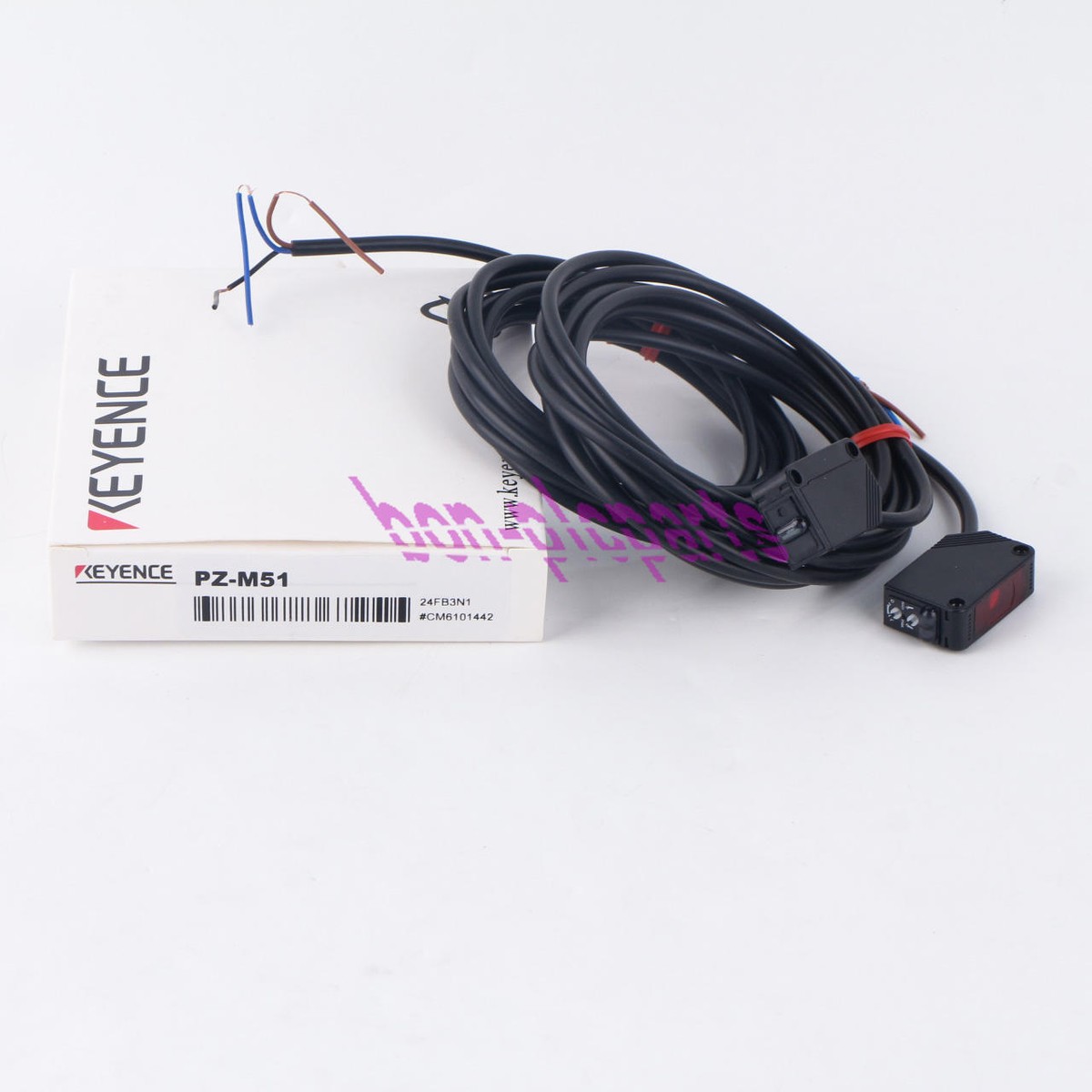 one NEW in Box Keyence NEW Photoelectric Sensor PZ-M51 PZM51