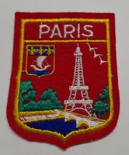 Paris 75 écusson blason Tour Eiffel ancien tissu brodé 6 par 7,7 cm neuf 1950/70