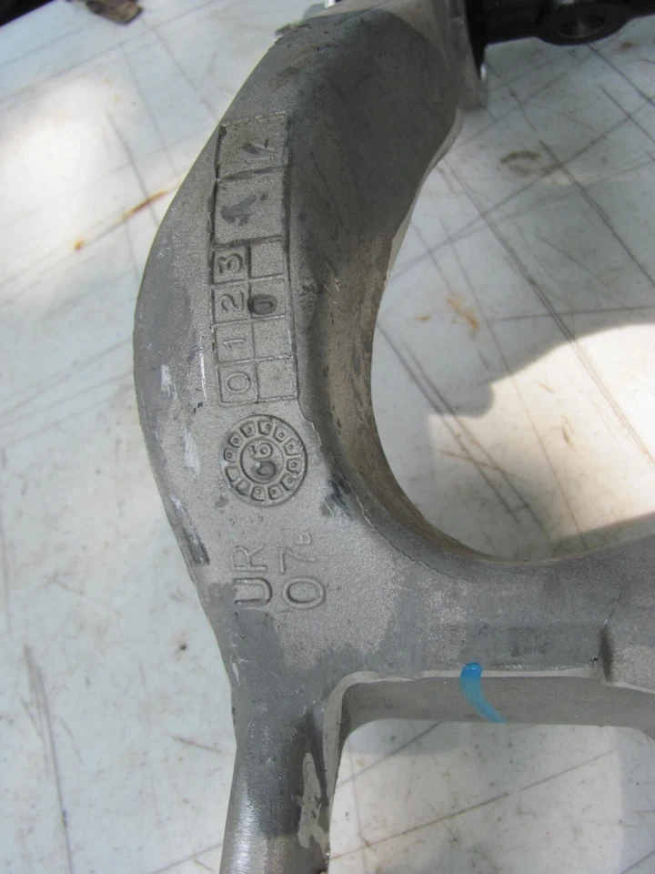 Brazo de control superior trasero derecho Buick Pontiac Saturn 2001-07 NOS GM 15232837 Foto 3 de 4