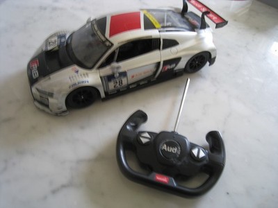 Rastar 1:!4 Scale Audi R8 LMS R/C Car w. Remote Control