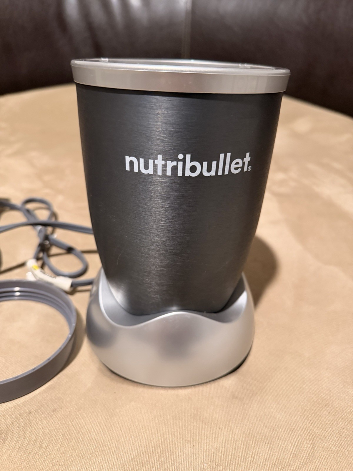 Nutribullet Personal Blender 600W Base MOTOR Only + Few Acce