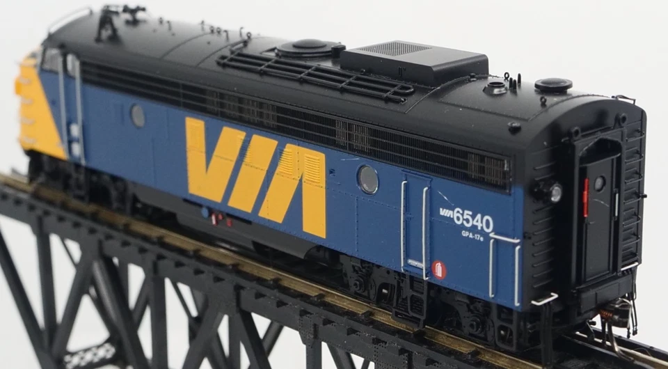 Rapido 220582 HO VIA RAIL CN #6540 FP9 A F9A DCC Sound Loco tested - Image 3 of 4