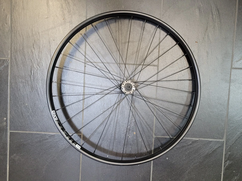 Vorderrad 27,5"  WTB Speiche #281