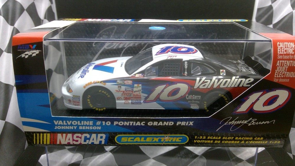 Scalextric 1/32 Valvoline Johnny Benson #10 Slot Car NIB