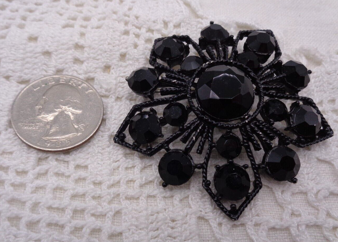 Vintage WEISS Japanned BLACK RHINESTONE Snowflake… - image 2