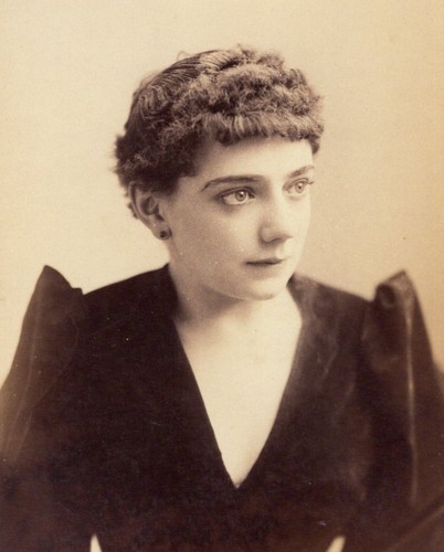 UNIDENTIFIED ACTRESS OR SOCIETY WOMAN : NEW YORK CITY : NAPOLEON SARONY - Picture 2 of 3
