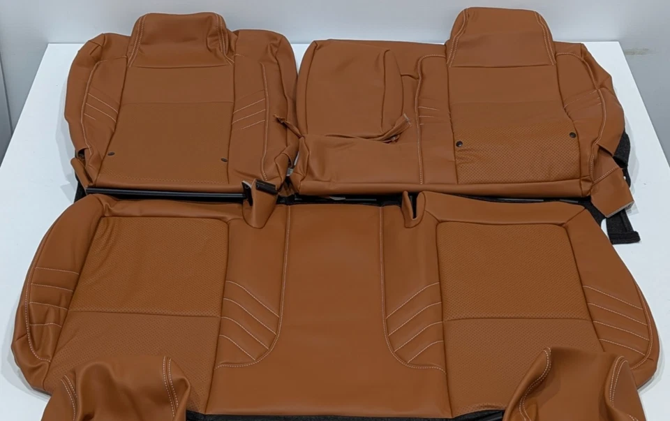 Fundas de asiento de cuero camel AT54 para Dodge Challenger RT GT SRT 392 2015-2023 Foto 3 de 4