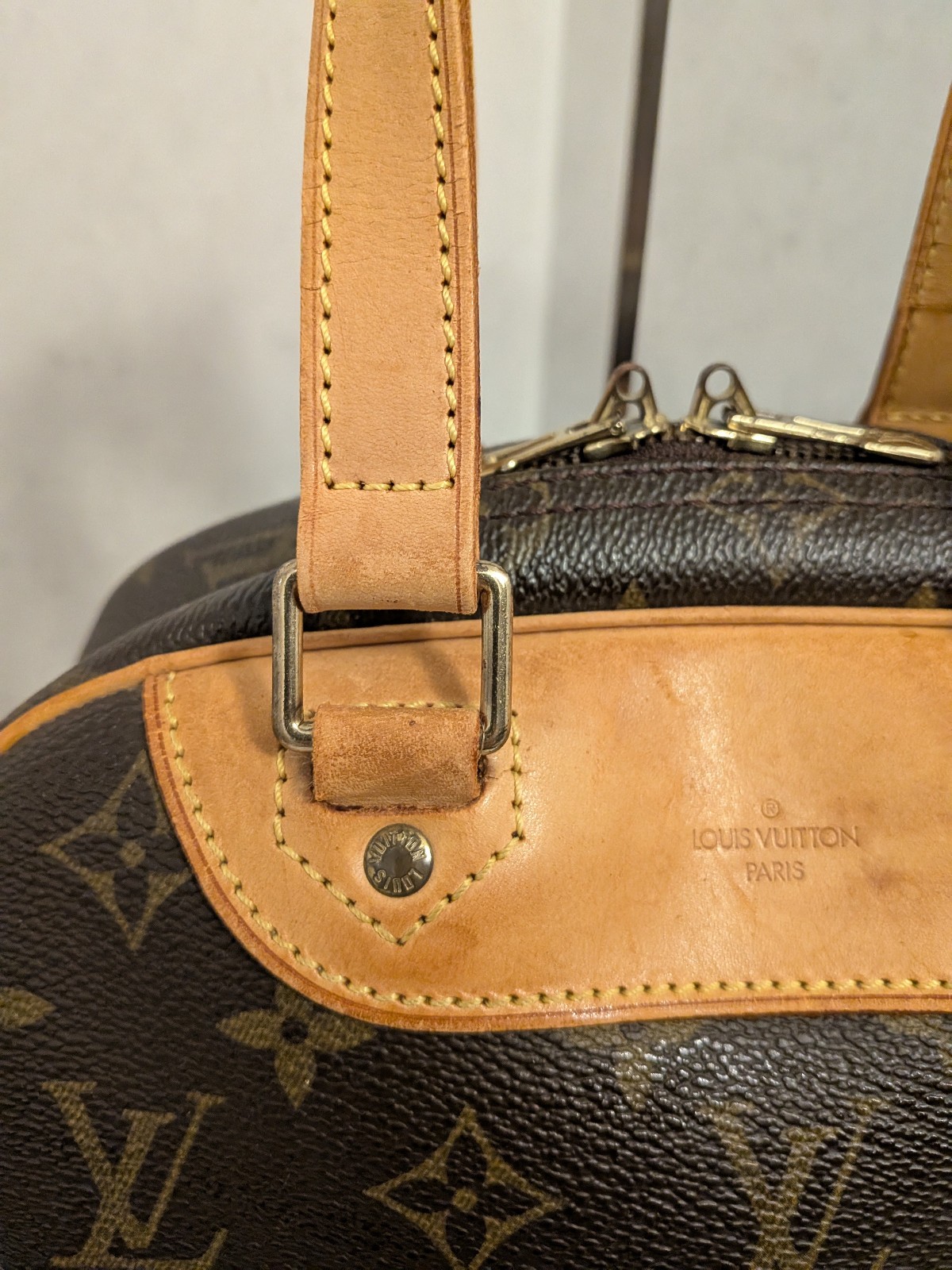 Authentic LOUIS VUITTON Excursion Handbag M41450 … - image 5