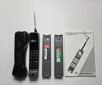 Vintage Motorola Brick Phone F09NFD8438BG W/Case, 2 Batteries Dynatac Powers On