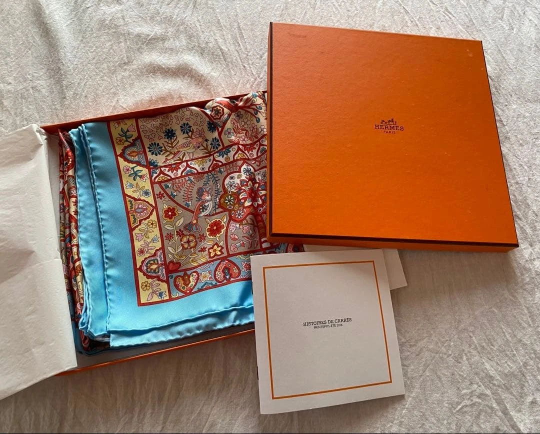 Hermes — HERMES Carre 90 Silk Scarf Au Pays des Oiseaux 2016 Boxed SR1514