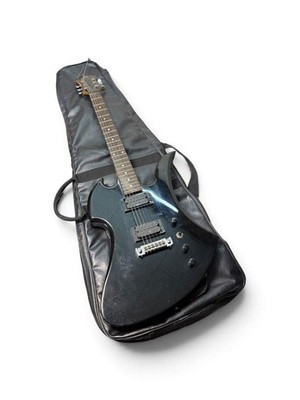 B.C.Rich Mockingbird E-Gitarre mit Koffer für Teile, die nicht funktionieren