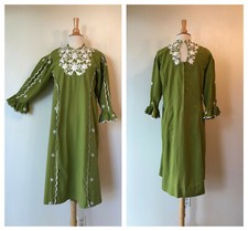 SALE $65.00 VTG 1950s Green Summer Dress Hawaiian Embroidery bust 38" waist 38"