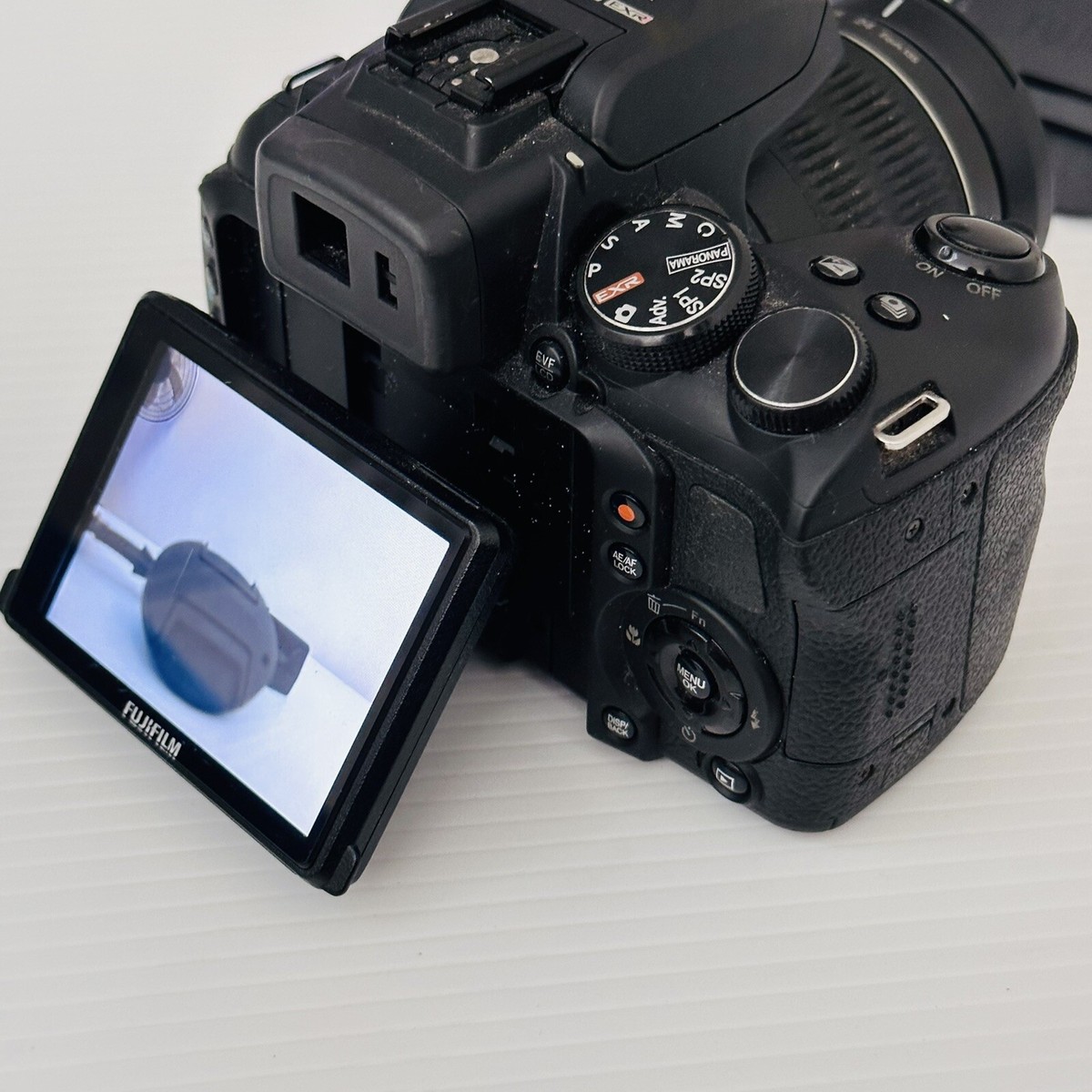 Fujifilm FinePix HS35 Exr Digital Camera - With Charger And