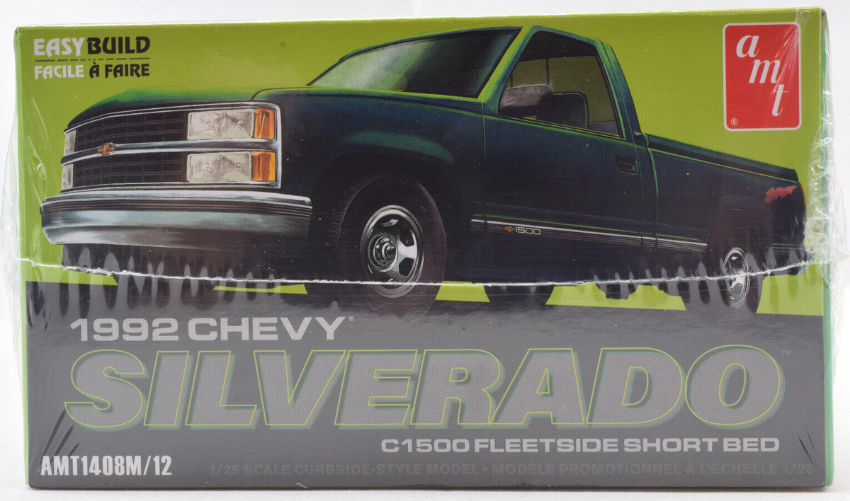 AMT 1992 Chey Silverado C1500 Fleetside Short Bed 1:25 Scale Model 