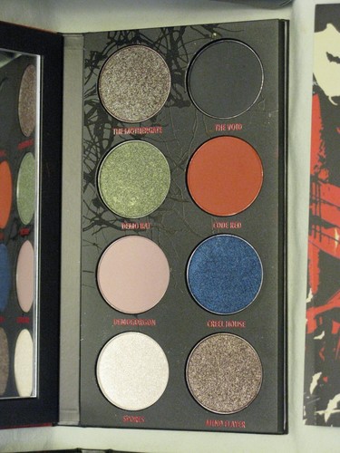 MAC Stranger Things Lot - The Void Palette, Cold Blush, Robin Gloss, Large Brush - Picture 4 of 9