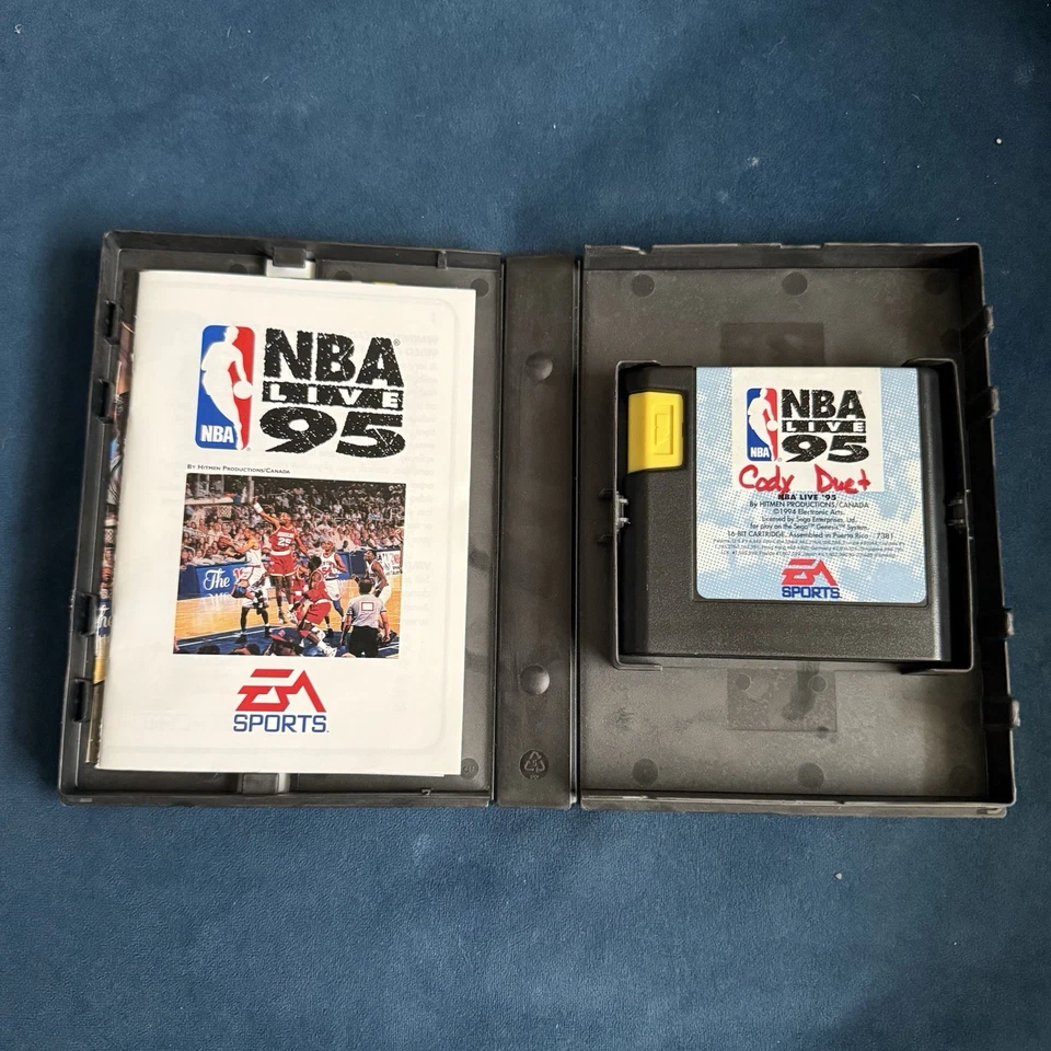 Lote de 4 juegos deportivos Sega Genesis EA NBA Showdown 94, NBA Live 95, 96, 97 Foto 3 de 4