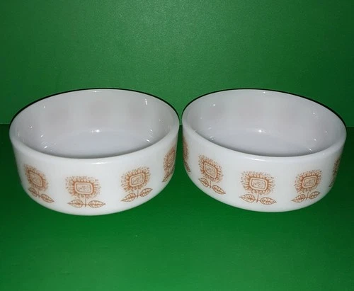 2 Vintage MCM Federal Glass Milk Glass Sunflower Berry Dessert Nut Bowls 4"