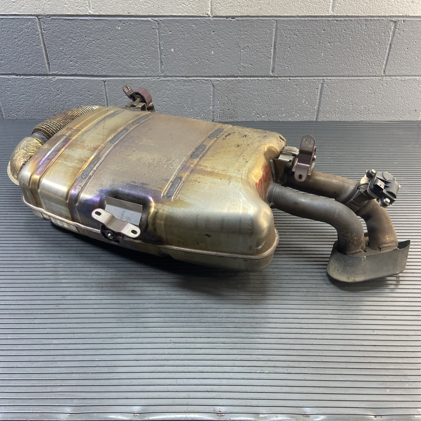 BMW i8 2014-2020 Rear Exhaust tailpipe