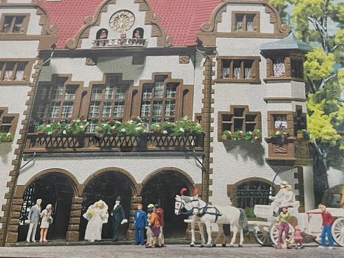 Faller H0 400 Rathaus EXCLUSIV MODELL 1992 Bausatz Neu i97245 - Bild 2 von 11