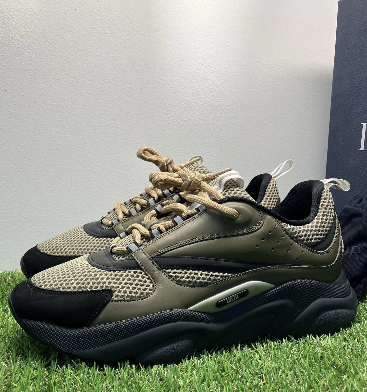 Taille 45 (12 US)   Christian Dior B22 « kaki »   EXCELLENT ÉTAT !