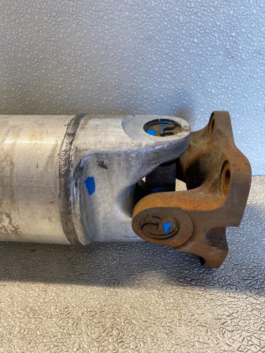 03 Ram 1500 Aluminum Driveshaft with Yoke P52105924AD Quad Cab 5.7  