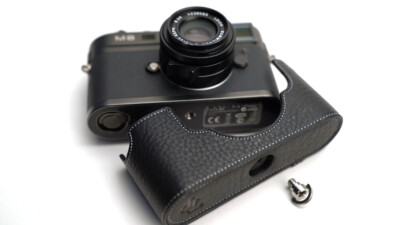 Halbe Kameratasche Aus Echtem Leder Für Leica M8, M9, M9P, M-E – Handgefertigt, Grün, Mit Stativzugang