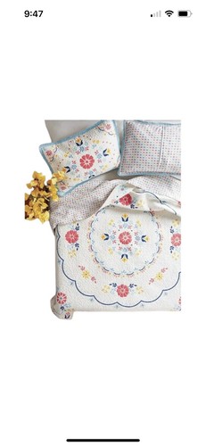 The Pioneer Woman Mazie Medallion Quilt King 104” X 94” NWT