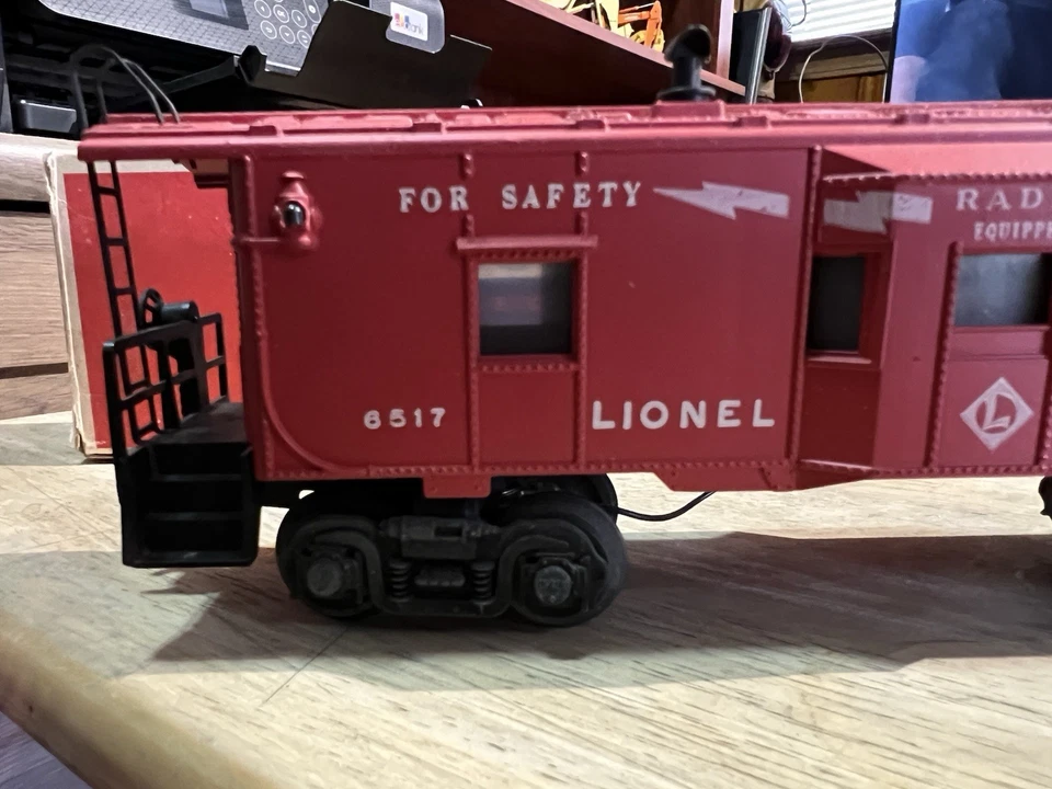 Lionel #5617 caboose. Lionel Lines original box - Image 2 of 4