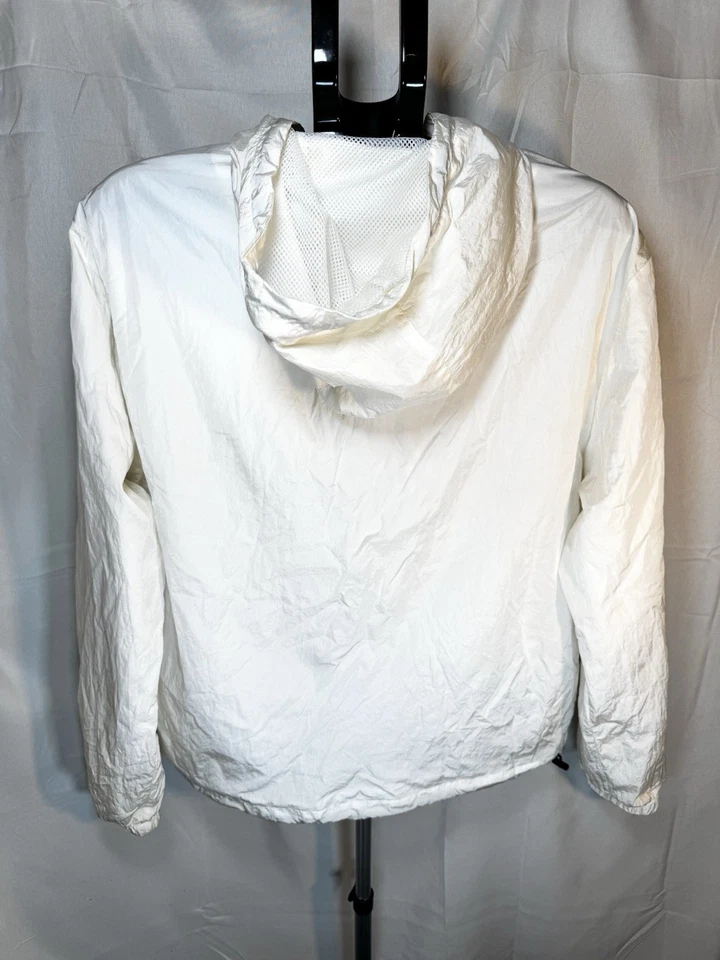 Chaqueta cortavientos con capucha blanca reflectante Calvin Klein talla mediana Foto 3 de 4