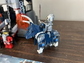 LEGO skeleton&rsquo;s castle 7093 with manual & minifigures 